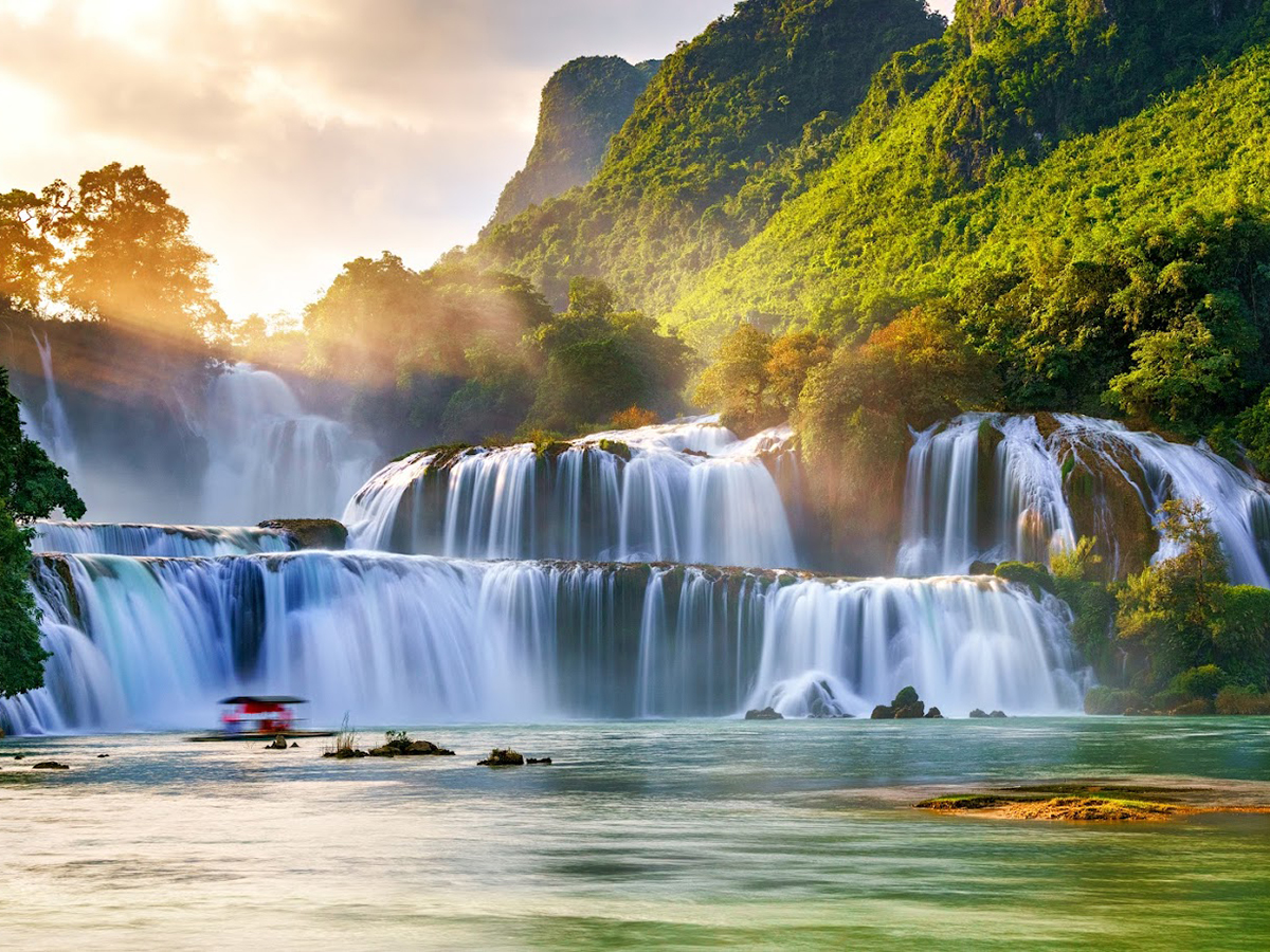 Day 7: Cao Bang - Ban Gioc Waterfall - Nguom Ngao Cave (B, L, D)